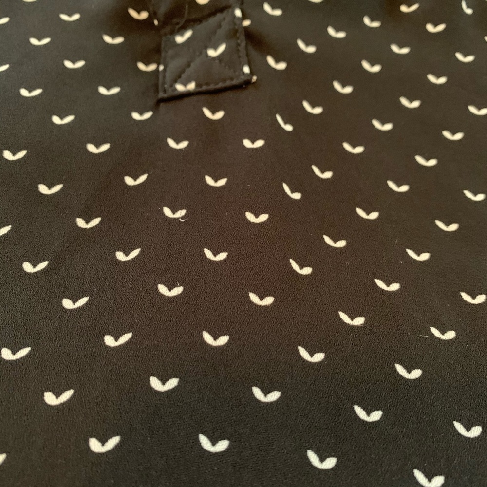 LOFT Blouse Tank Black with White Pattern Size M - Picture 3 of 4